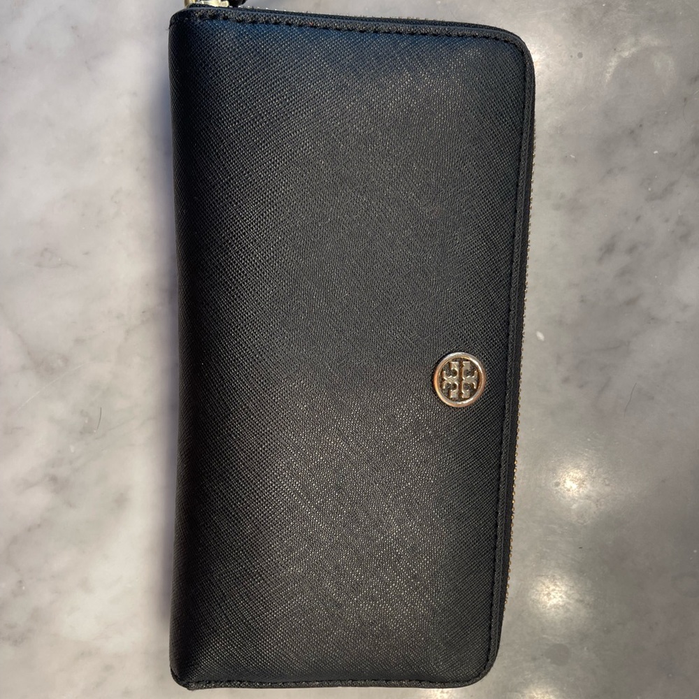 Tory burch robinson wallet